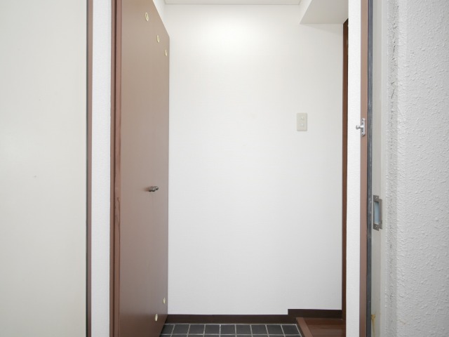 玄関　広々とした玄関です。