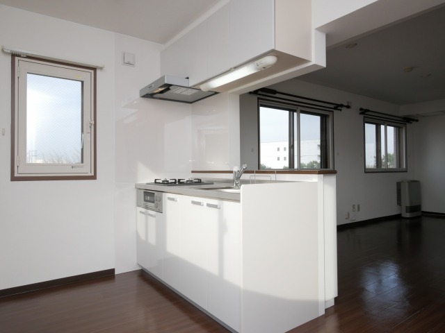 キッチン　人気の対面システムキッチンタイプです！