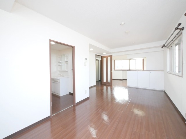 居室・リビング　人気の対面キッチンタイプです☆