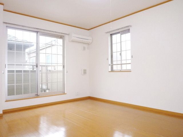 居室・リビング　★角部屋２面採光★