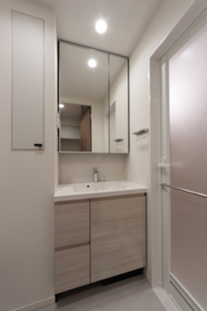 洗面設備　※写真は同タイプ住戸です。