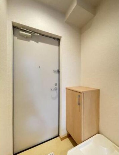 玄関　※別部屋参考写真☆玄関にはシューズBOXあり☆