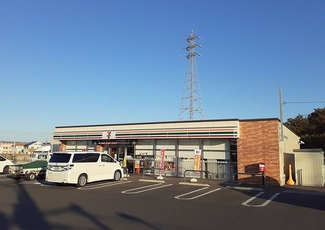 コンビニ　セブンイレブン高場店（コンビニ）まで800m