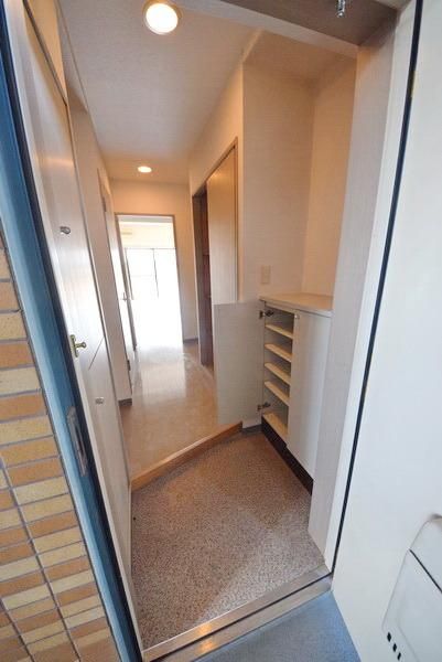 玄関　シューズボックスございます