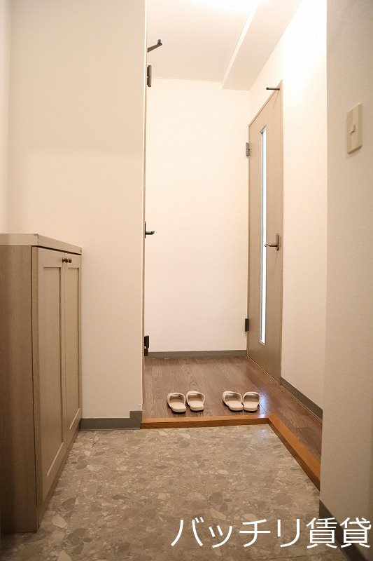 玄関　別号室イメージの為、現状を優先致します