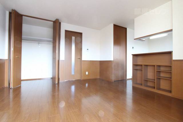 その他部屋・スペース　カウンター下のスペースは使いやすです。