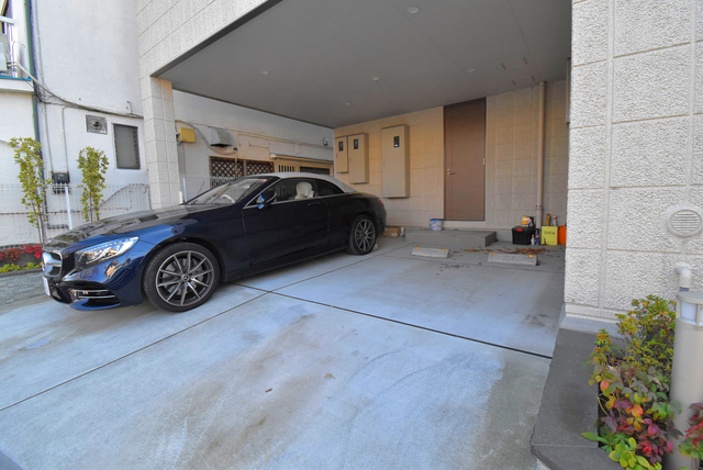 駐車場　駐車場ございます。空きについてはご確認ください。