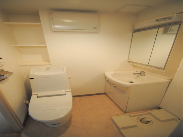 洗面設備　別住戸写真となります。現況と異なる場合がございます。