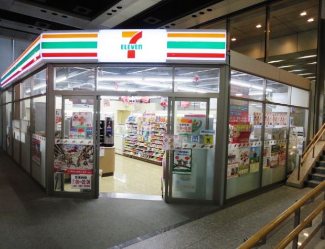 コンビニ　セブンイレブン 大和ハウス九段ビル店（コンビニ）まで50m