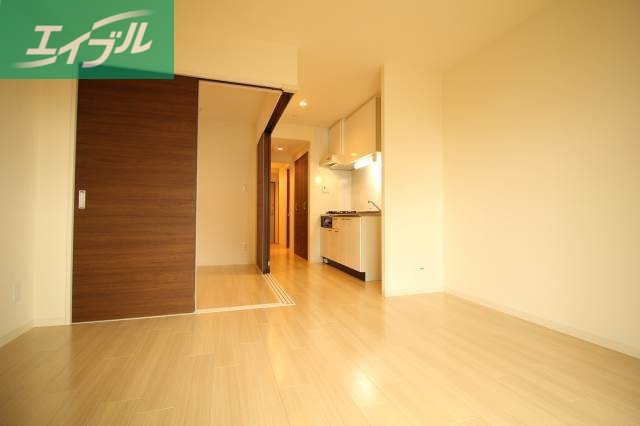 居室・リビング　同物件別部屋の写真です