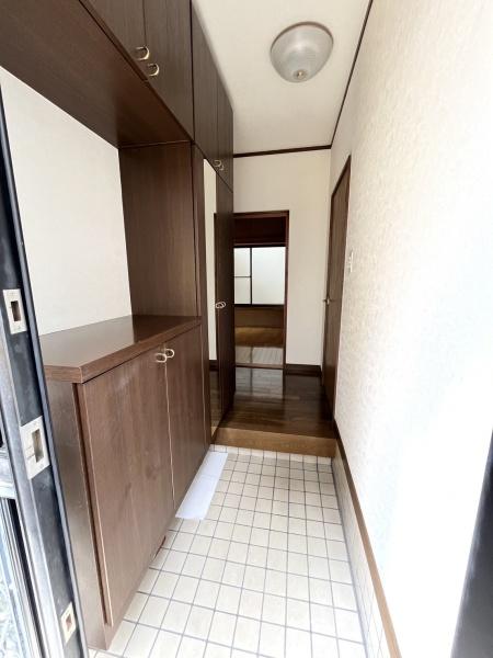 玄関　広々した玄関