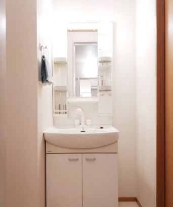 洗面設備　モデルルーム画像に伴い、家具・備品は賃貸条件に含まれません。