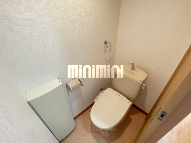 トイレ　温水洗浄便座付き