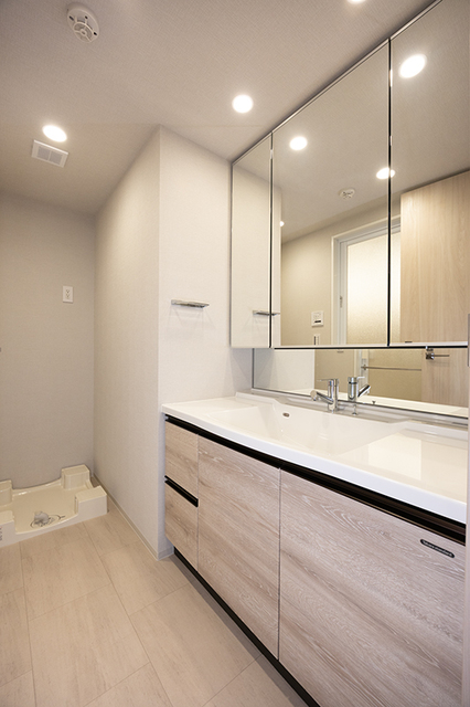 洗面設備　※写真は同タイプ住戸です。