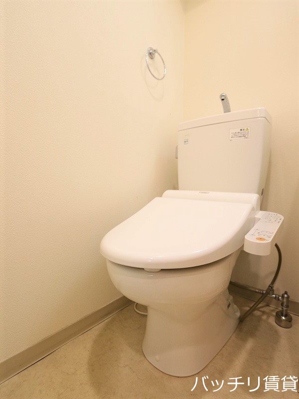 トイレ　※同型タイプの為、現状を優先いたします