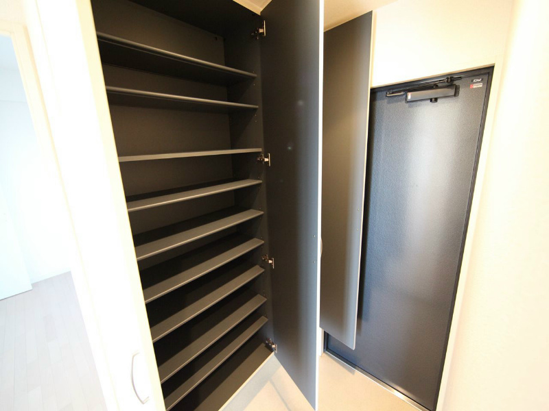 玄関　玄関　シューズボックス