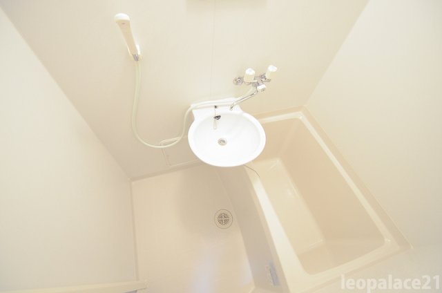 バス・シャワールーム　実際のお部屋と異なる場合がございます