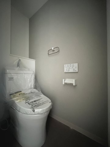 トイレ　建築中の写真です。