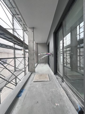 バルコニー　建築中の写真です。