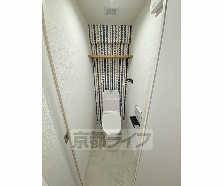 トイレ　ポイントクロスがお洒落なトイレです。