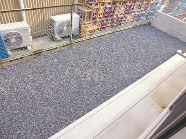 バルコニー　専用庭