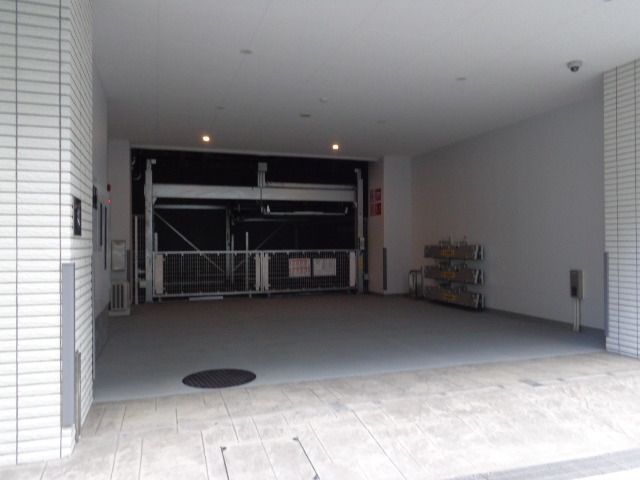 駐車場　屋内駐車場