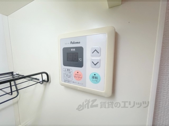 その他設備　給湯器リモコン