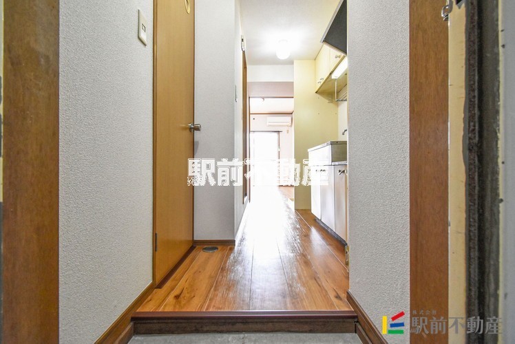 玄関　※写真は１０１号室流用