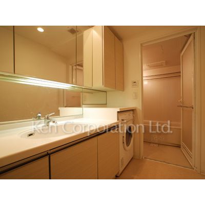 洗面設備　同タイプ6階のお部屋を撮影。仕様が異なることがあります。