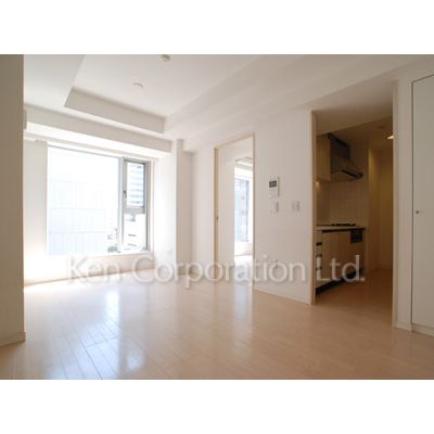 居室・リビング　同タイプ6階のお部屋を撮影。仕様が異なることがあります。