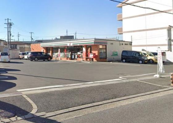 コンビニ　セブンイレブン岸和田小松里町店（コンビニ）まで107m