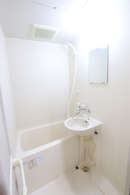 バス・シャワールーム　毎日の疲れを癒すバスルーム♪