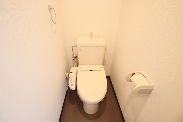 トイレ　※別室の参考写真の為、現況優先です。