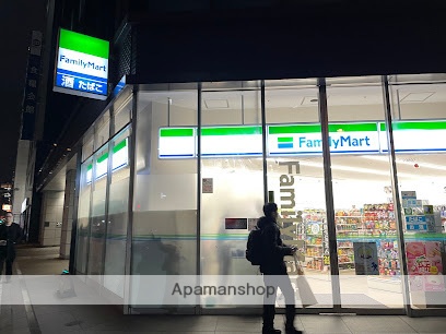 コンビニ　ファミリーマート小伝馬町鞍掛橋店（コンビニ）まで102m