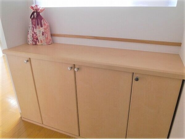 玄関　玄関にはシューズボックスも付いています！