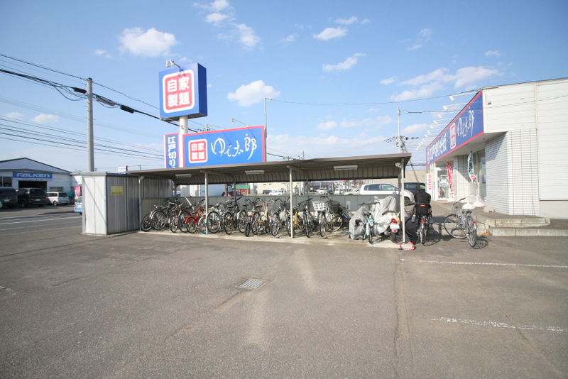 その他共有部分　嬉しい屋根付き駐輪場です。