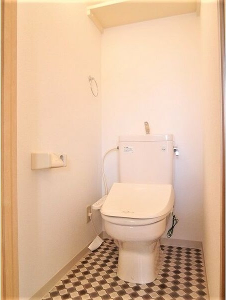 トイレ　嬉しいウォシュレット付きのトイレ！便座温かいですよ♪