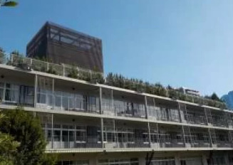 小学校　千代田区立富士見小学校（小学校）まで772m