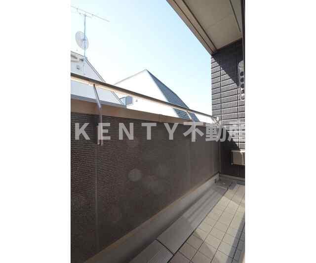 バルコニー　外からの目が気にならないバルコニーで洗濯物が干せます