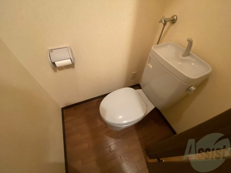 トイレ　こちらはトイレです。清潔感があり、安心して使用できます。