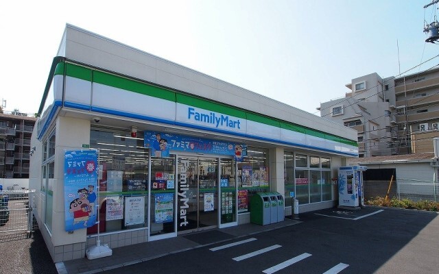 コンビニ　ファミリーマート前原駅前店（コンビニ）まで450m
