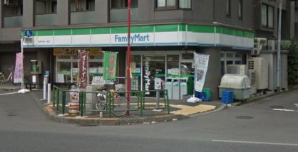コンビニ　ファミリーマート（コンビニ）まで658m