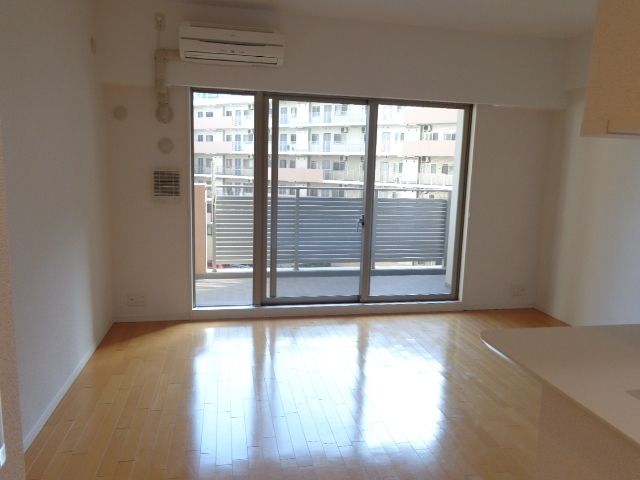 眺望　リビングルーム　日当たり良好