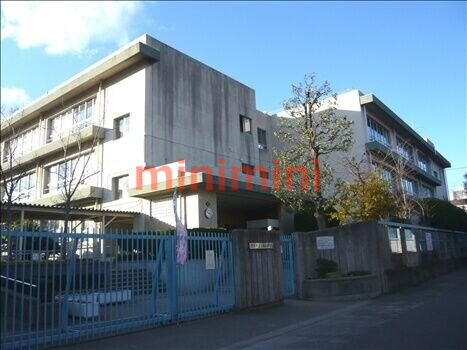 小学校　茨木市立水尾小学校（小学校）まで911m