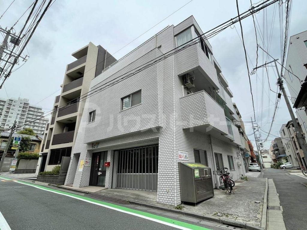 幼稚園・保育園　フェニックスキッズ目白高田（幼稚園・保育園）まで70m