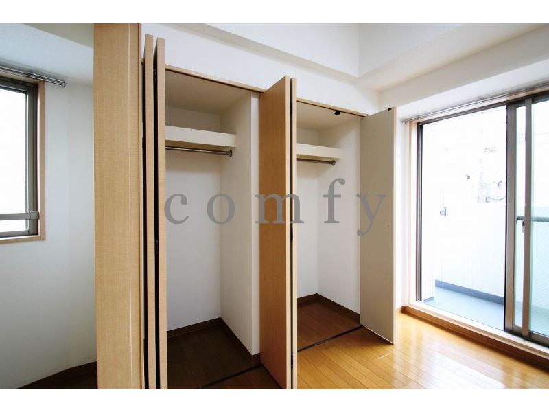 収納　収納力のある大きなクローゼット