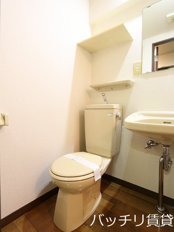 トイレ　別号室の画像の為、現状を優先いたします