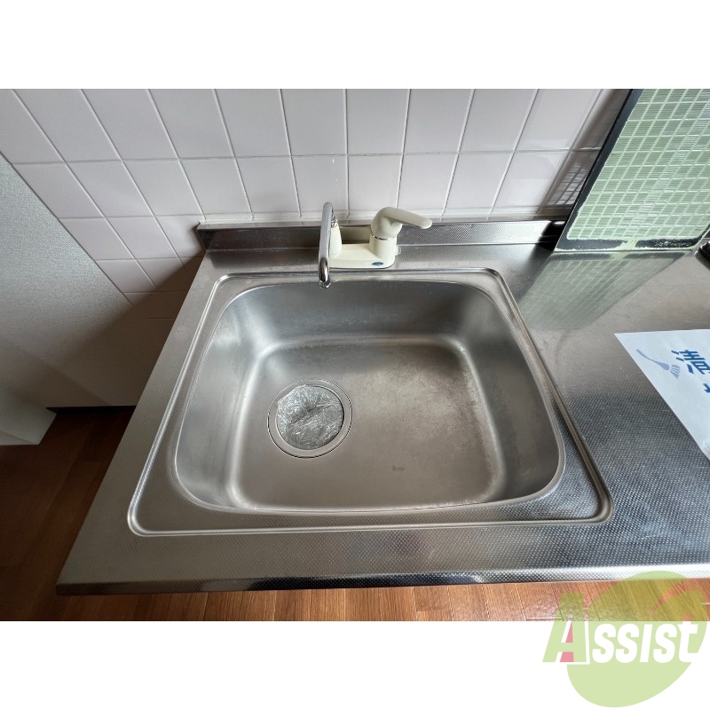 洗面設備　独立洗面台が無い為、水回りはキッチンとなります。