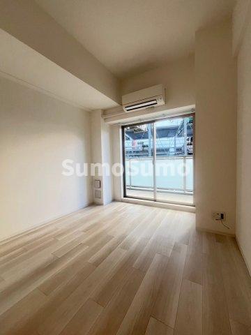 その他部屋・スペース　広くて明るい寝室