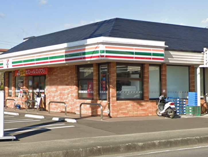 コンビニ　セブンイレブン（コンビニ）まで249m